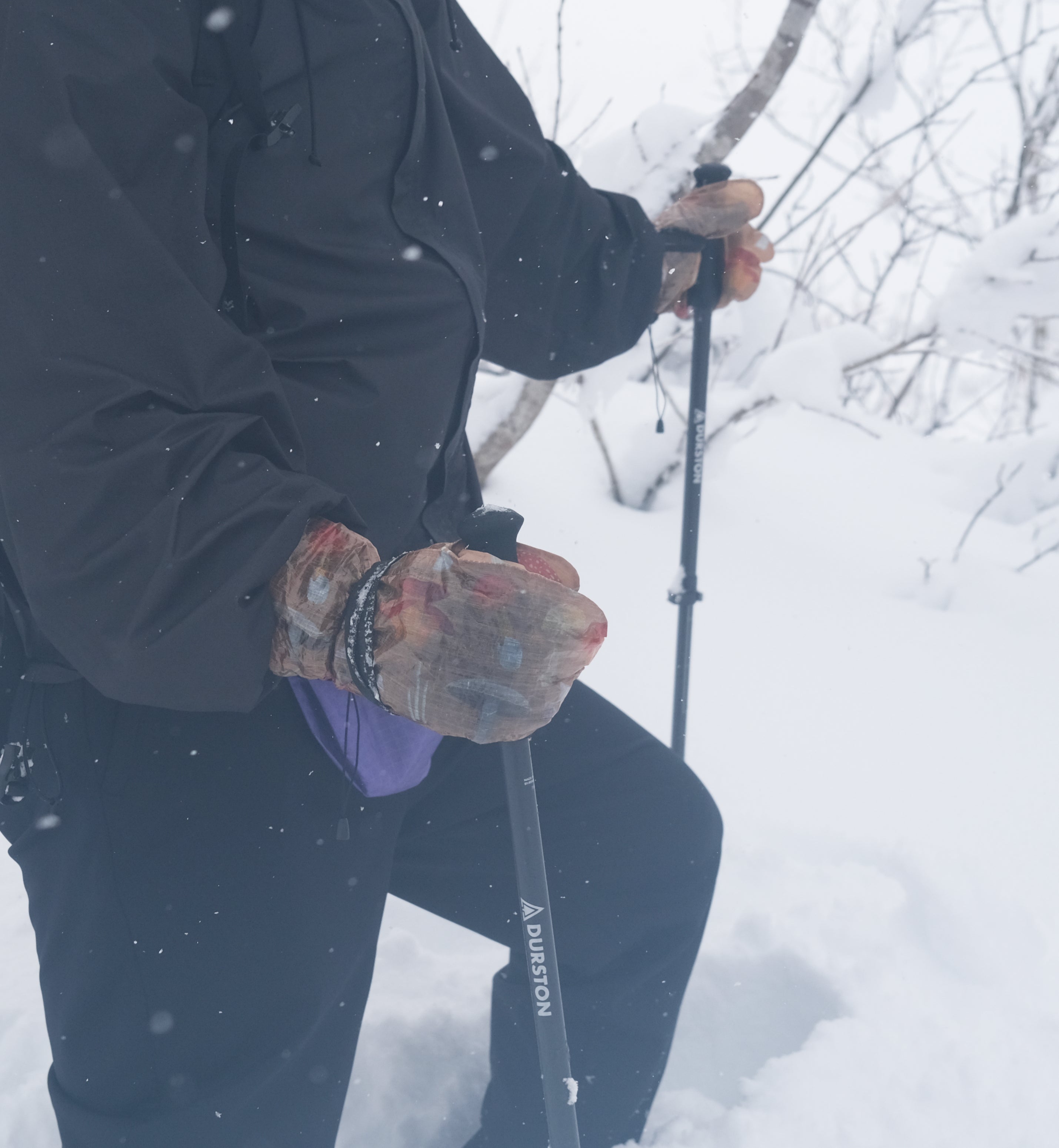 HIGH TAIL DESIGNS × Ash Ryan / Ultralight Rain Mitt