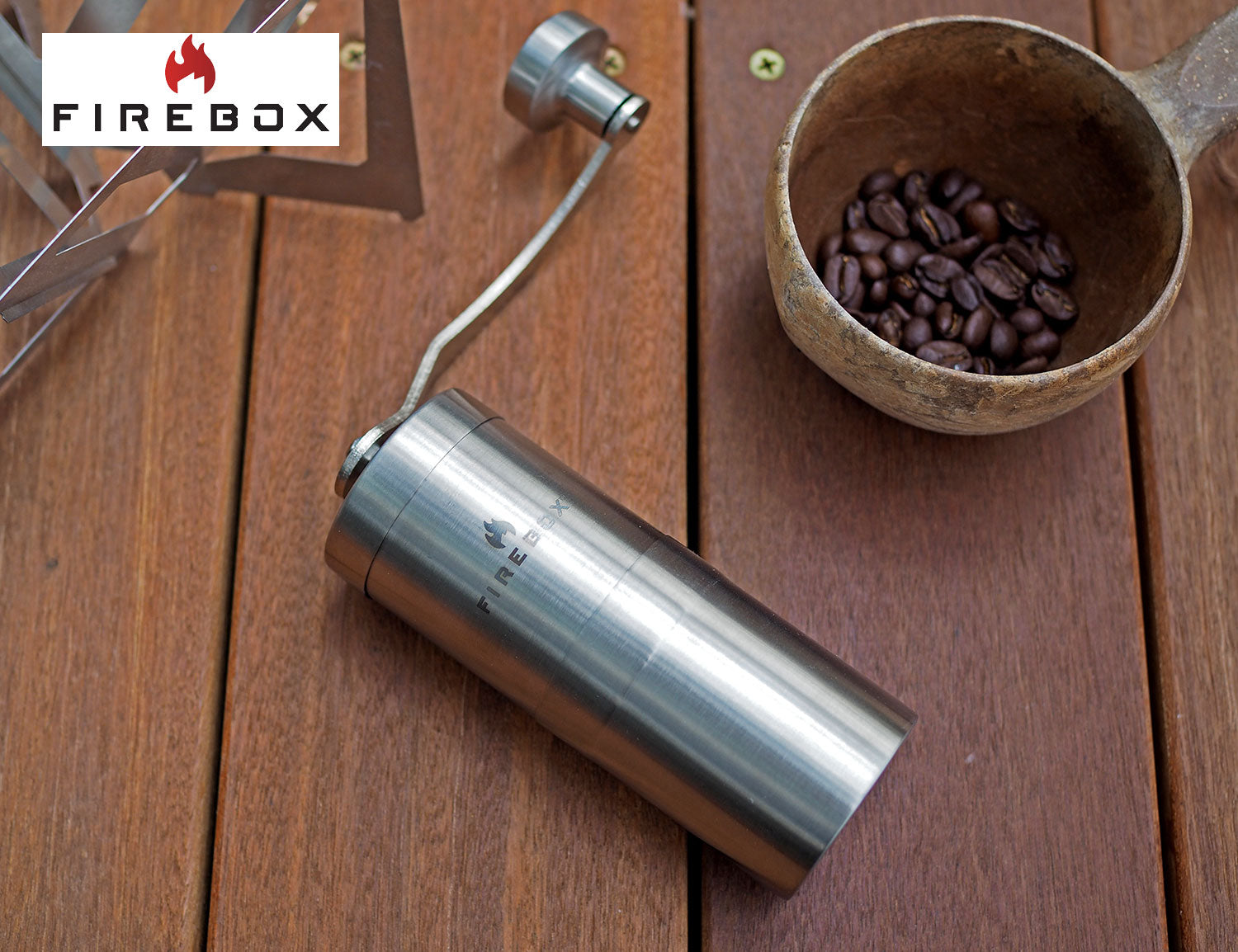 のコーヒー】 FIREBOX(ファイヤーボックス) Coffee Mill コーヒーミル 日本正規品 軽量 ハンディータイプ 粗さ調整可能  セラミック刃 アウトドア キャンプ BBQ バーベキュー 等で活躍 コーヒー アイスコーヒー： ブレード 